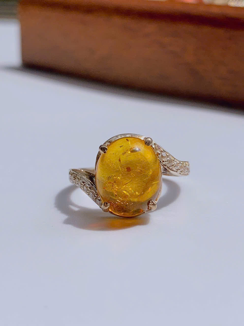 Nhẫn bạc đính Hổ Phách